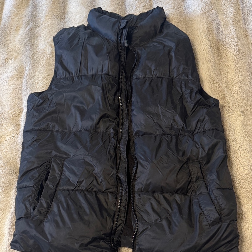 Boys size 14/16 XL PUFFER VEST